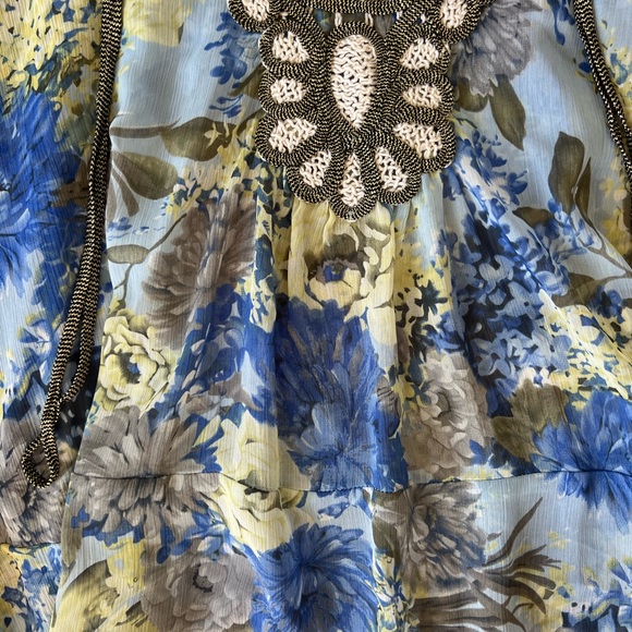 Flower Front Embroidered Cami Top Uneven Hem size S - Picture 10 of 10